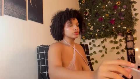 chloe_kisses online show from 10.14.25