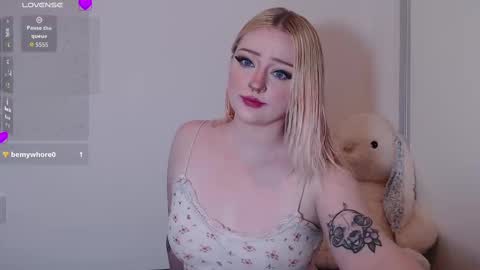 Chloe Levine online show from 09.14.25