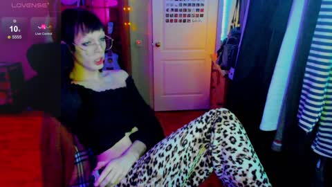 Snapshot of chloe_lorelai chatting on 01.07.25 Chloe-Lorelei online show from 01.07.25