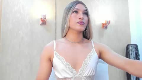 chloe_luxury online show from 03.06.26