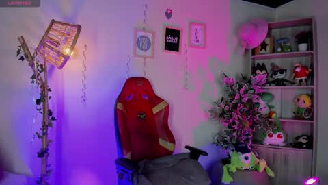 Snapshot of chloe_moons_ chatting on 09.09.25 CLOE online show from 09.09.25