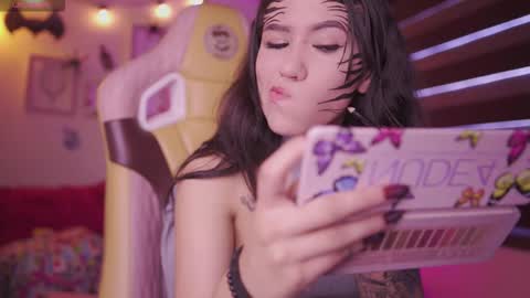 CLOE  online show from 10.28.25