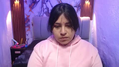 Snapshot of chloe_smith5 chatting on 11.19.25 chloe_smith5 online show from 11.19.25