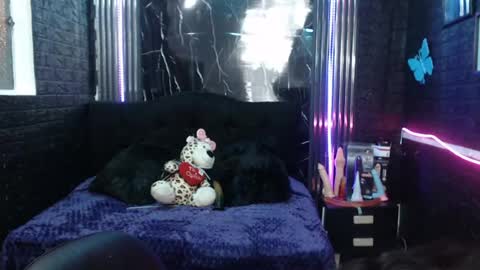 Snapshot of chloe_smith5 chatting on 06.23.26 chloe_smith5 online show from 06.23.26