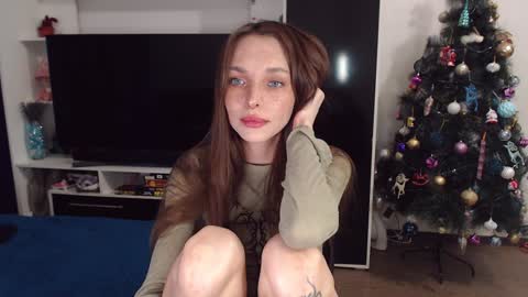 Snapshot of chloe_sunny chatting on 12.26.24 Chloe online show from 12.26.24