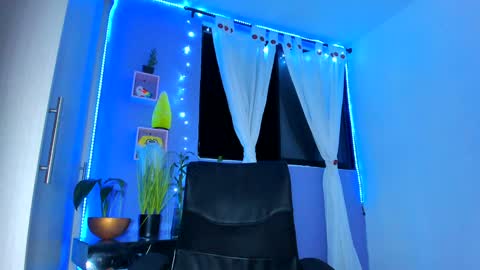 Chloe Miller  online show from 12.28.24