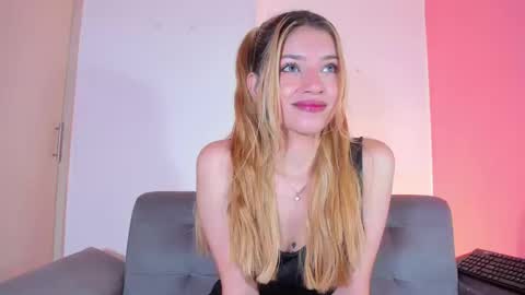 Chloe Miller  online show from 09.24.25