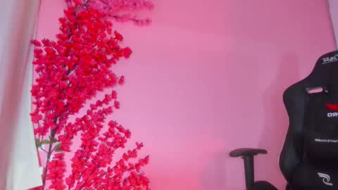 Chloe Miller  online show from 12.18.25