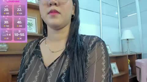 chloe_thomsoon online show from 06.06.26