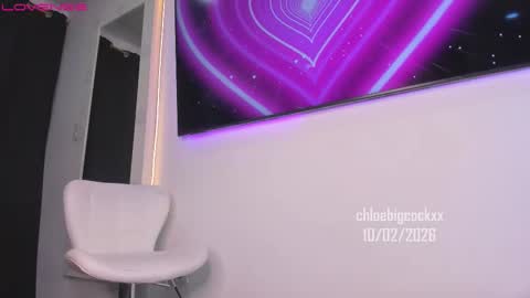 Im Chloe    independent account      online show from 02.11.26