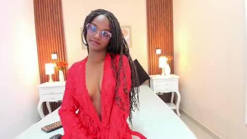 CHLOE online show from 02.11.26