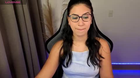 Snapshot of chloebum_ chatting on 04.27.26 Chloe online show from 04.27.26