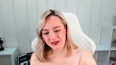 Snapshot of chloedeccker chatting on 06.04.26 Chloe Deccker online show from 06.04.26