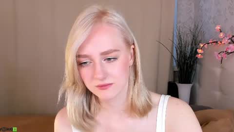 Snapshot of chloedeccker chatting on 06.15.26 Chloe Deccker online show from 06.15.26