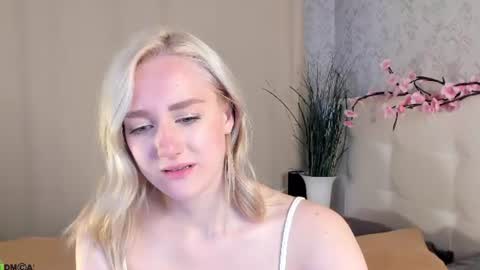 Snapshot of chloedeccker chatting on 06.22.26 Chloe Deccker online show from 06.22.26