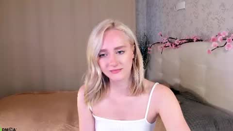 Snapshot of chloedeccker chatting on 06.22.26 Chloe Deccker online show from 06.22.26