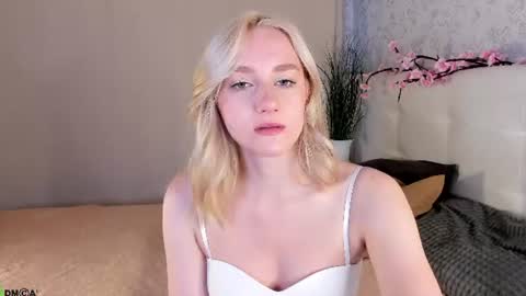 Snapshot of chloedeccker chatting on 06.24.26 Chloe Deccker online show from 06.24.26