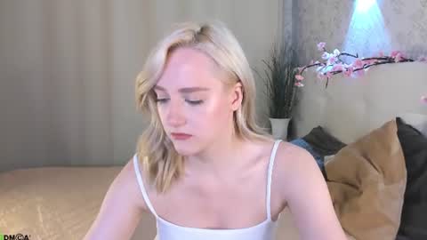 Snapshot of chloedeccker chatting on 06.25.26 Chloe Deccker online show from 06.25.26