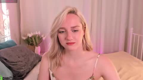 Snapshot of chloedeccker chatting on 07.20.26 Chloe Deccker online show from 07.20.26