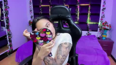 Snapshot of chloee_thompson chatting on 02.18.25 ChloeeThompson online show from 02.18.25