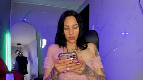 Snapshot of chloee_thompson chatting on 10.07.25 ChloeeThompson online show from 10.07.25