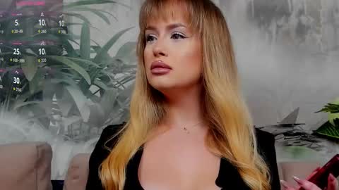 Chloee online show from 11.21.25