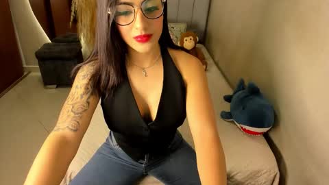 Laura  independent model online show from 10.06.25