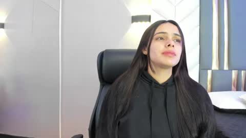 Snapshot of chloeharper_ chatting on 06.20.26 Chloe Harper online show from 06.20.26