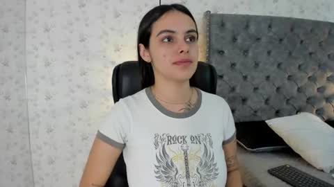 Snapshot of chloeharper_ chatting on 07.18.26 Chloe Harper online show from 07.18.26