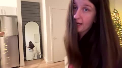 chloejaxxx online show from 12.23.25