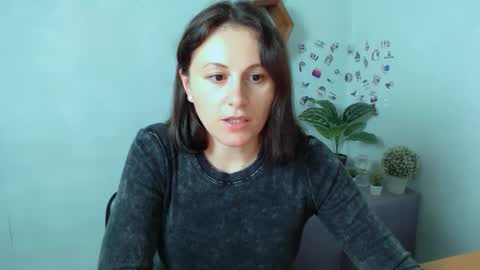 Chloe online show from 10.06.25