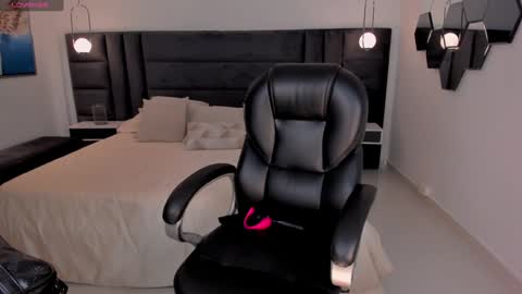 Chloe  OF chloemanson online show from 12.16.24