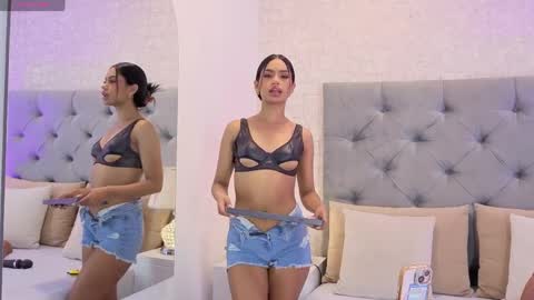 C H L O E  M O O N online show from 03.31.26