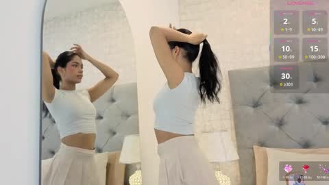 C H L O E  M O O N online show from 04.01.26