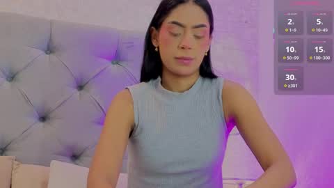 C H L O E  M O O N online show from 04.02.26