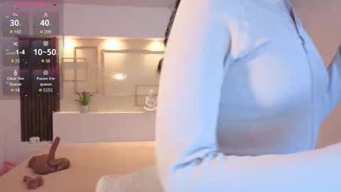 Chloe Moon online show from 10.27.25