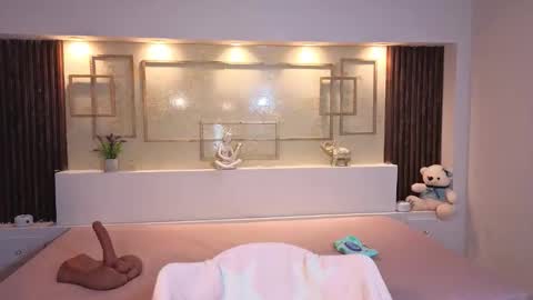 Chloe Moon online show from 11.02.25