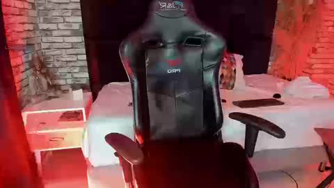 .. Chloe .. online show from 03.18.26