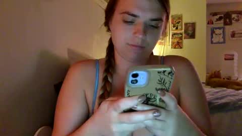 Snapshot of chloesays chatting on 09.25.25 Chloe Lane online show from 09.25.25