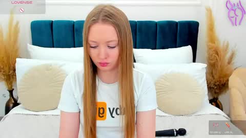 Chloe online show from 04.12.26