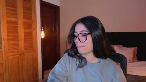 ChloeTurner  online show from 04.15.26