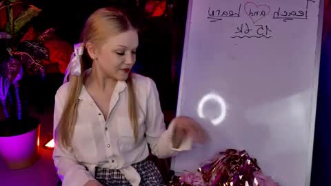 ChloeWight online show from 04.12.26