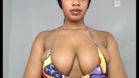 Snapshot of choco_chocox chatting on 10.19.25 ESTHER online show from 10.19.25