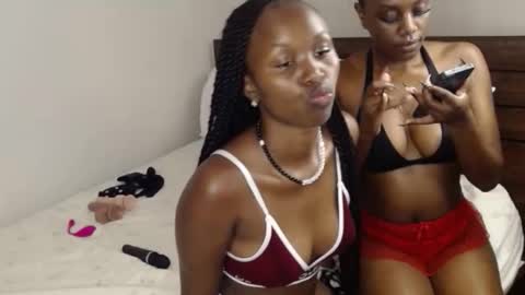 Snapshot of chocolate_river2012 chatting on 12.14.25 chocolate_river2012 online show from 12.14.25