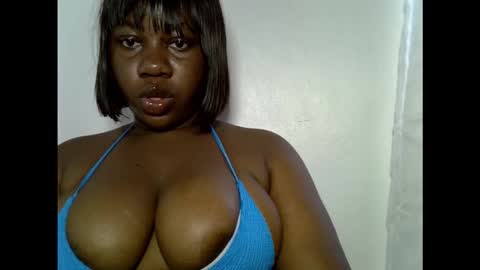 Snapshot of chocolateassgirl61 chatting on 09.24.25 chocolateassgirl61 online show from 09.24.25