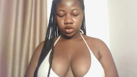 Snapshot of chocolateassgirl61 chatting on 10.29.25 chocolateassgirl61 online show from 10.29.25