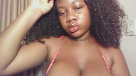 Snapshot of chocolateassgirl61 chatting on 11.19.25 chocolateassgirl61 online show from 11.19.25