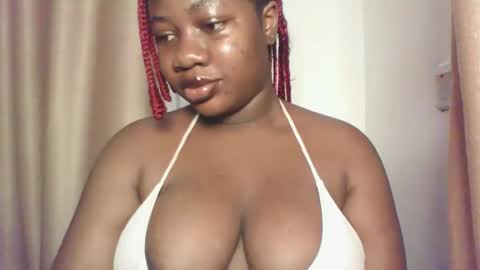 Snapshot of chocolateassgirl61 chatting on 12.16.25 chocolateassgirl61 online show from 12.16.25