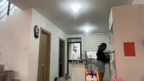 Snapshot of chocolatecakequeen chatting on 10.30.25 ChocolateCakeQueen online show from 10.30.25