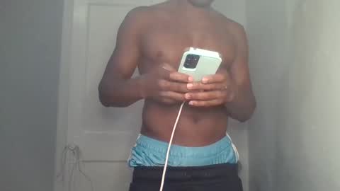 Snapshot of chocolatedolla chatting on 01.22.25 chocolatedolla online show from 01.22.25